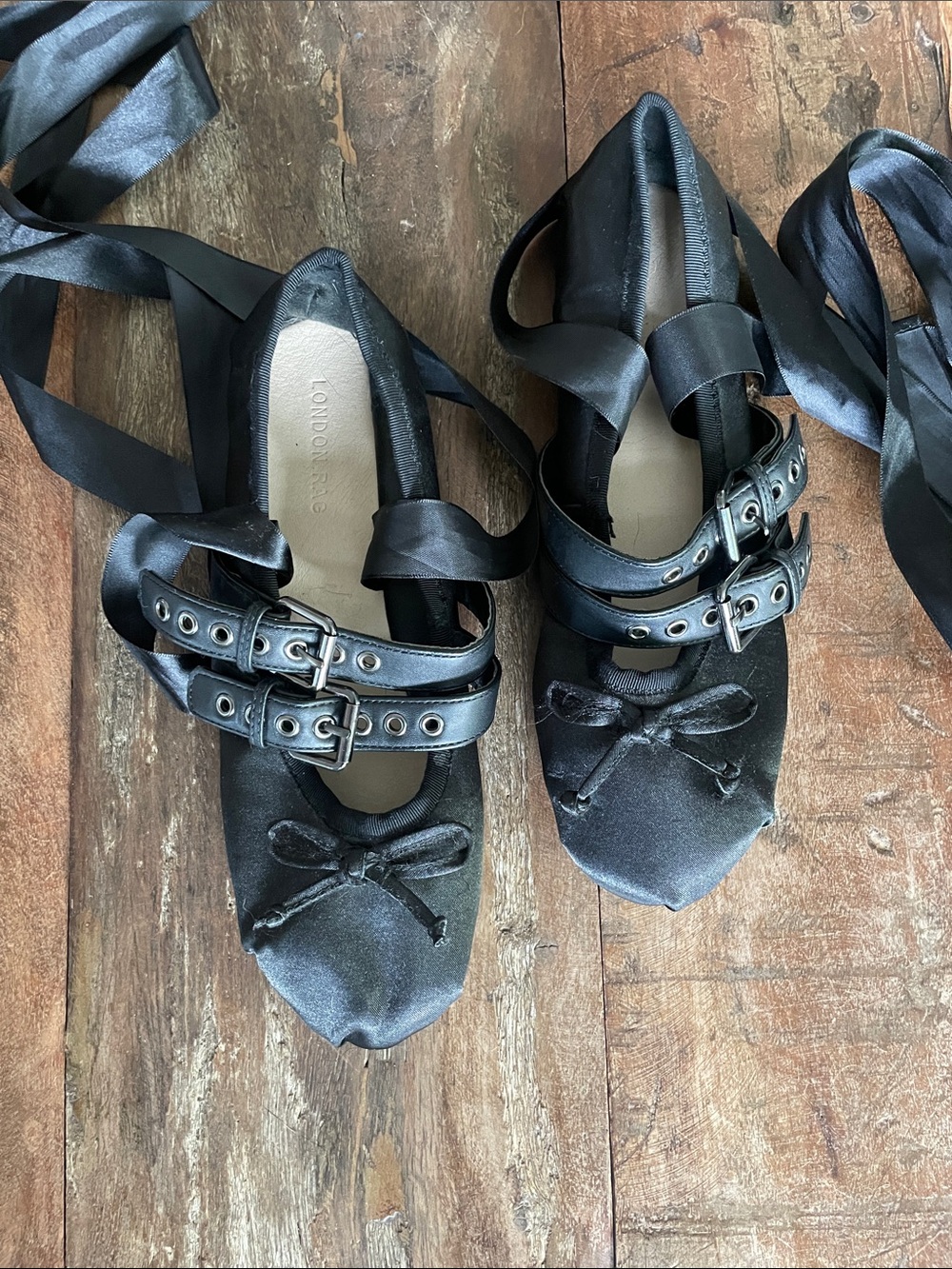 Unique black ballet flats